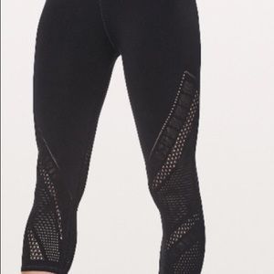 Lululemon reveal crop interconnect.